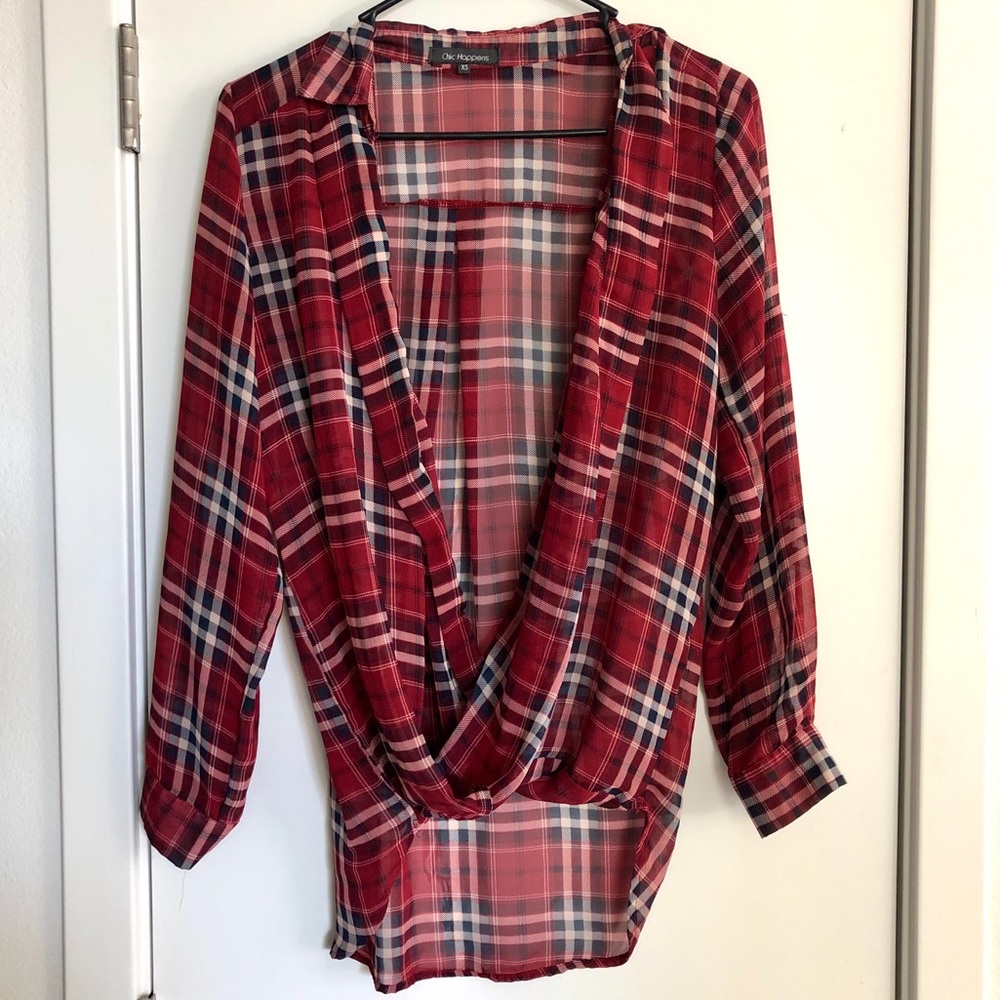 Red black & white gingham flowy long sleeve blouse